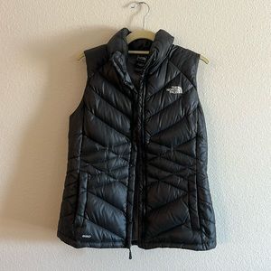 The North Face women’s fitted vest-medium